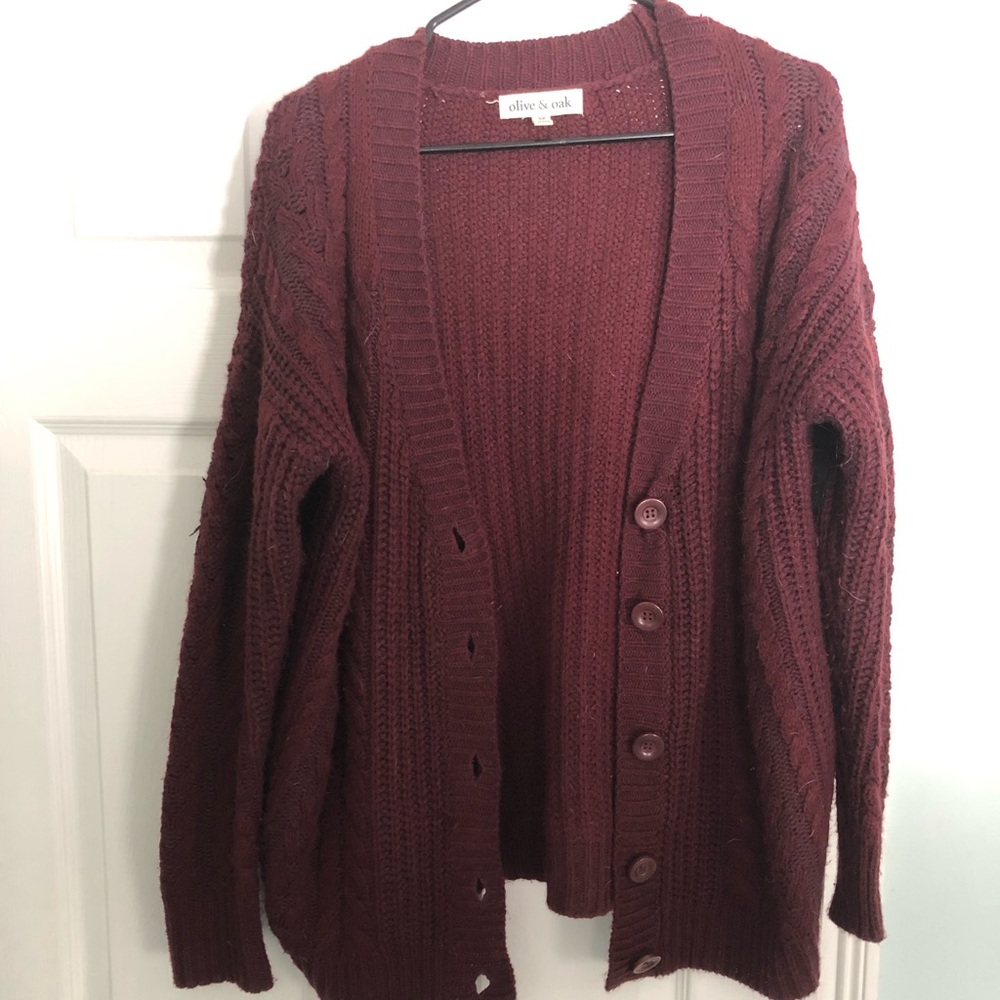 Maroon sweater
